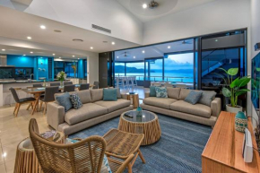 Villa 16 The Edge - Waterfront, Golf Buggy and Sea Views